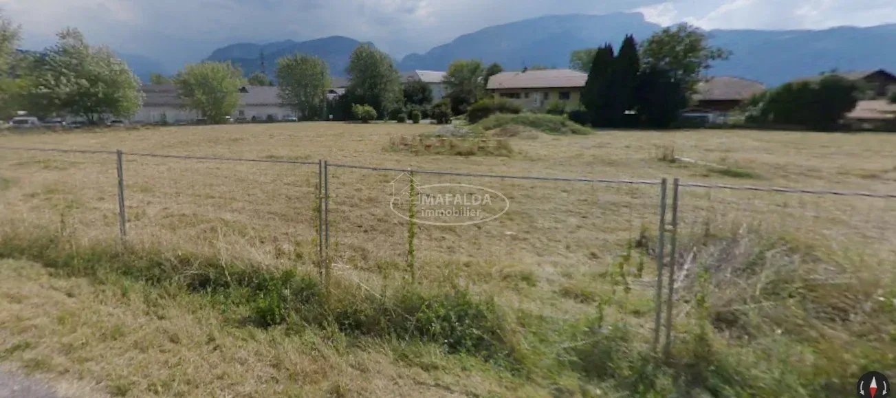 Terrain 585 m² · à Thyez · 585 m² · 179 000 €