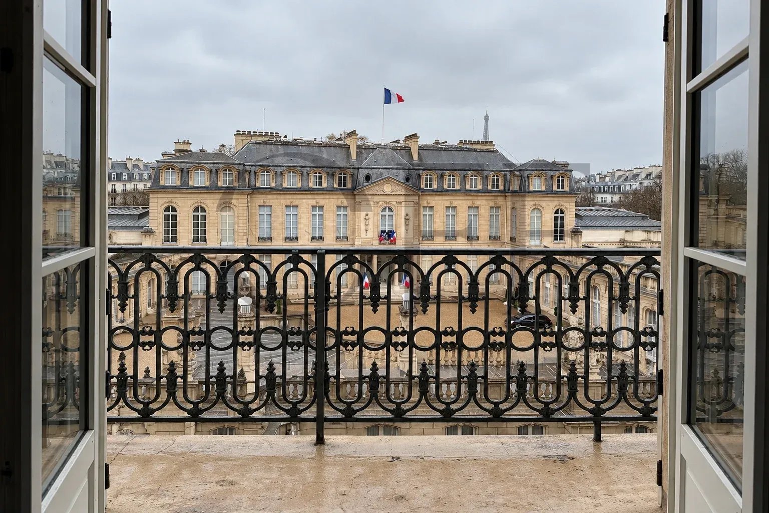 Appartement 2 pièces 80 m² · à Paris 08 · 80 m² · 2 990 000 €