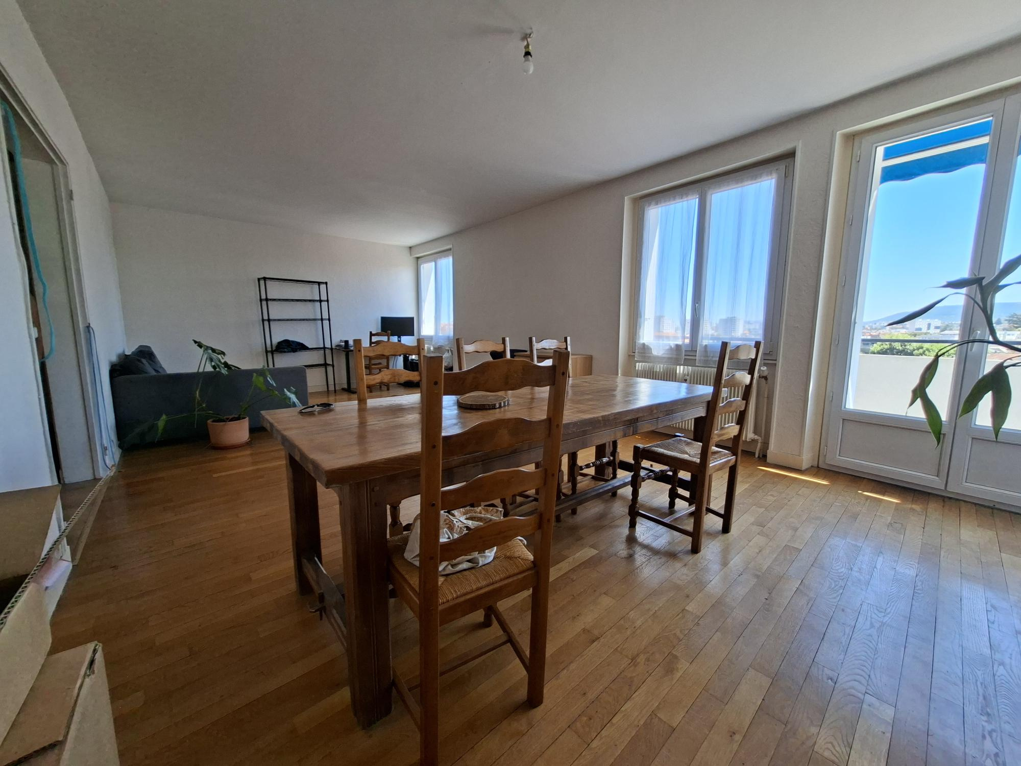Appartement 3 pièces 80 m² · à Chamalières · 80 m² · 750 €/mois