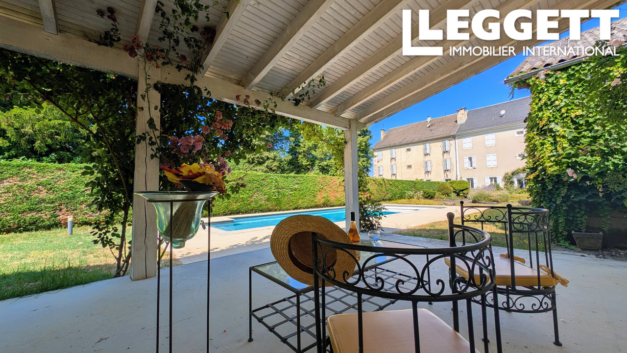 Maison 13 pièces 354 m² · à Brassac · 354 m² · 437 000 €