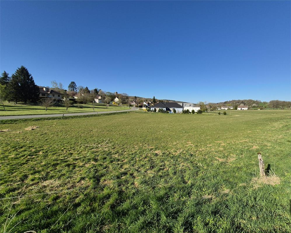Terrain 3460 m² · à Héricourt · 3 460 m² · 36 000 €