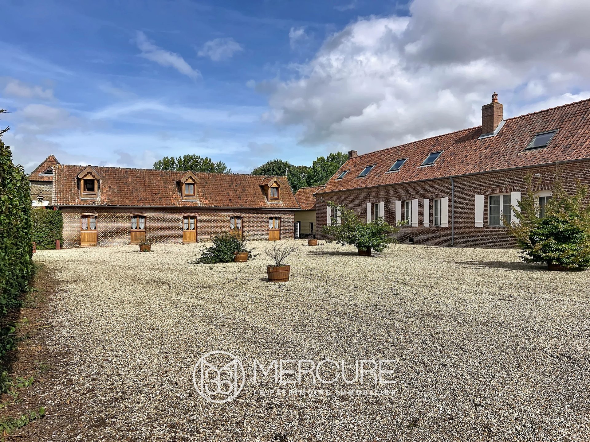 Maison 19 pièces 525 m² · à Froyelles · 525 m² · 850 000 €
