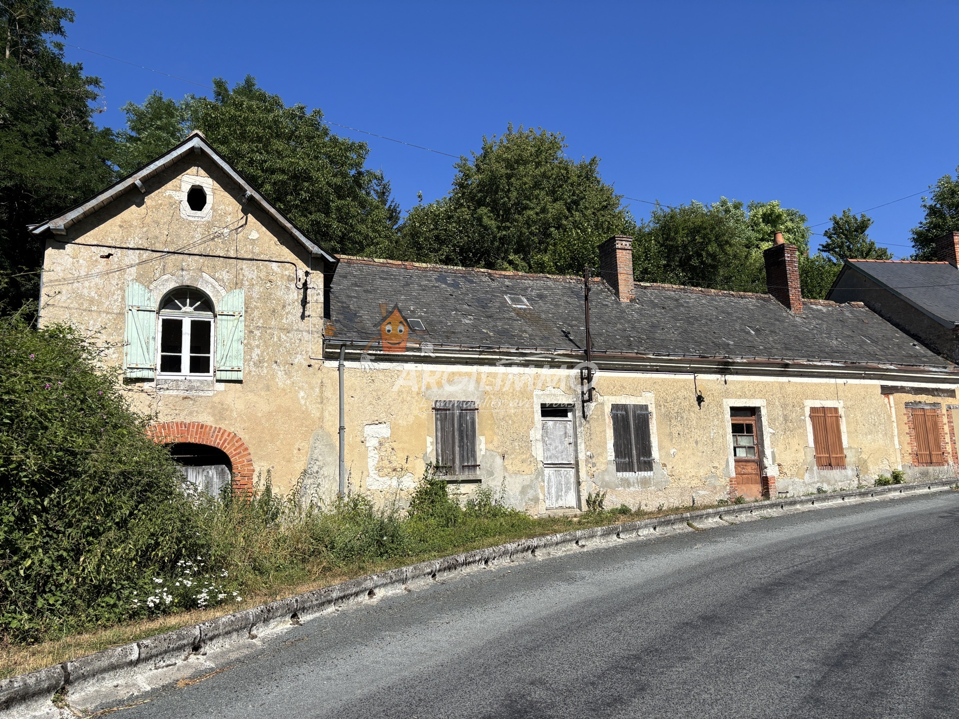 Maison 6 pièces 139 m² · à Tresson · 139 m² · 49 500 €