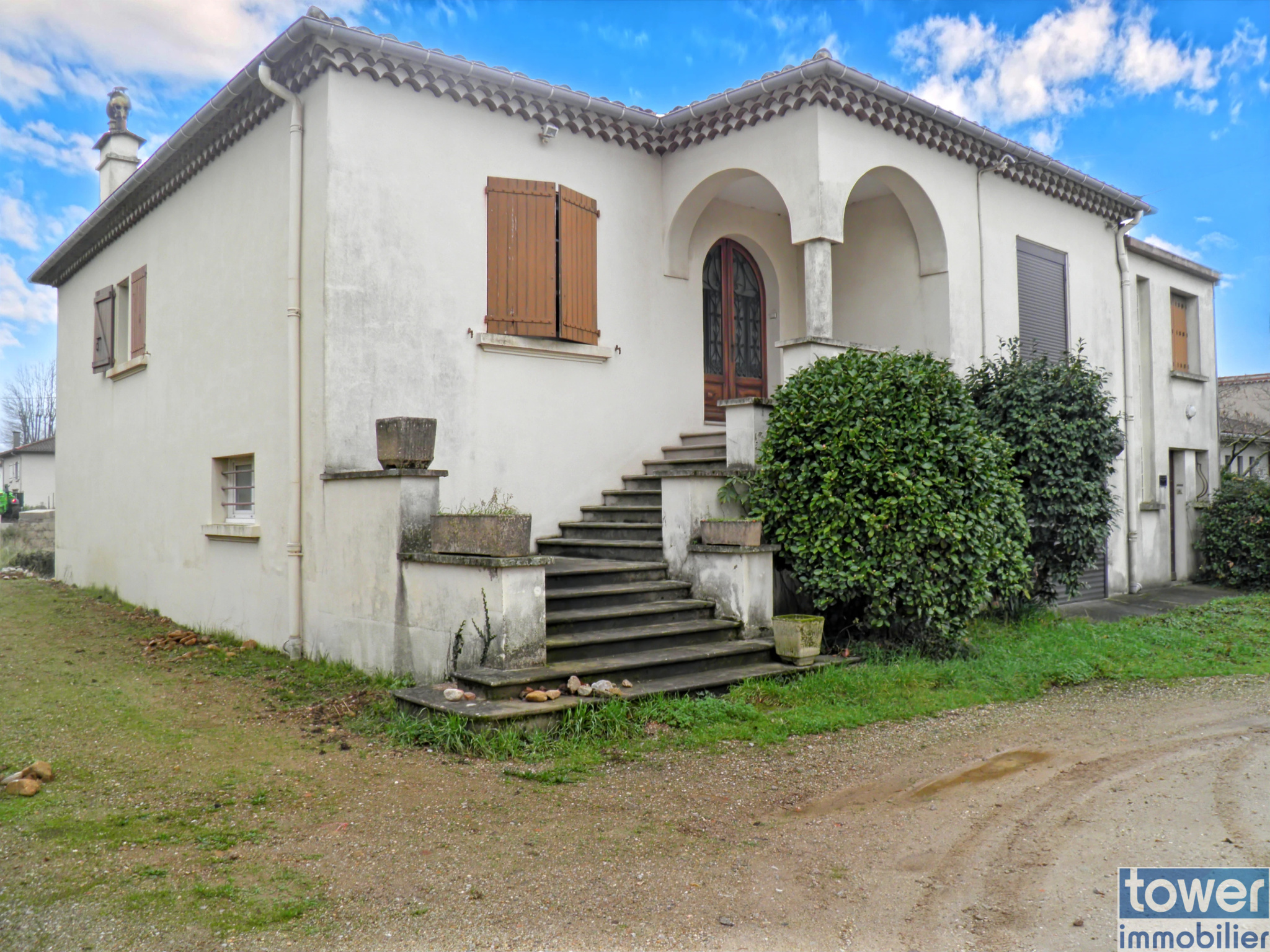 Maison 9 pièces 240 m² · à Aussillon · 240 m² · 280 000 €