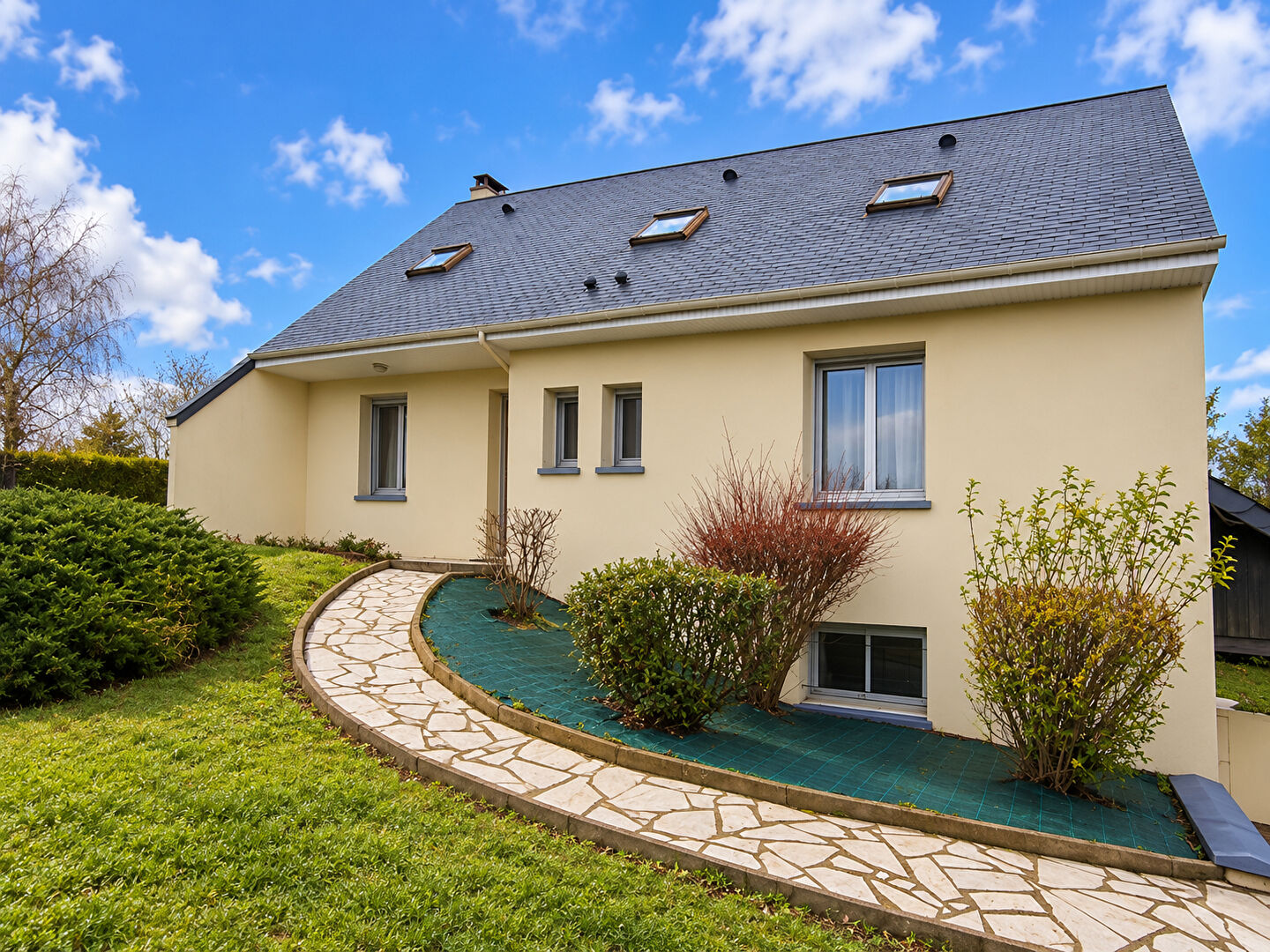 Maison 7 pièces 149 m² · à Melleray · 149 m² · 202 350 €