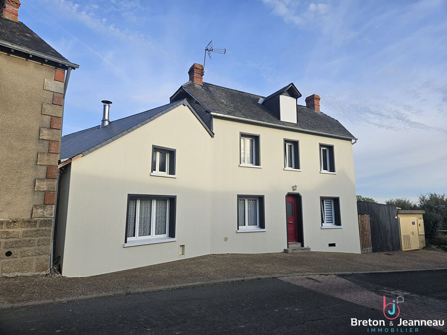 Maison 5 pièces 129 m² · à Mont-Saint-Jean · 129 m² · 155 800 €