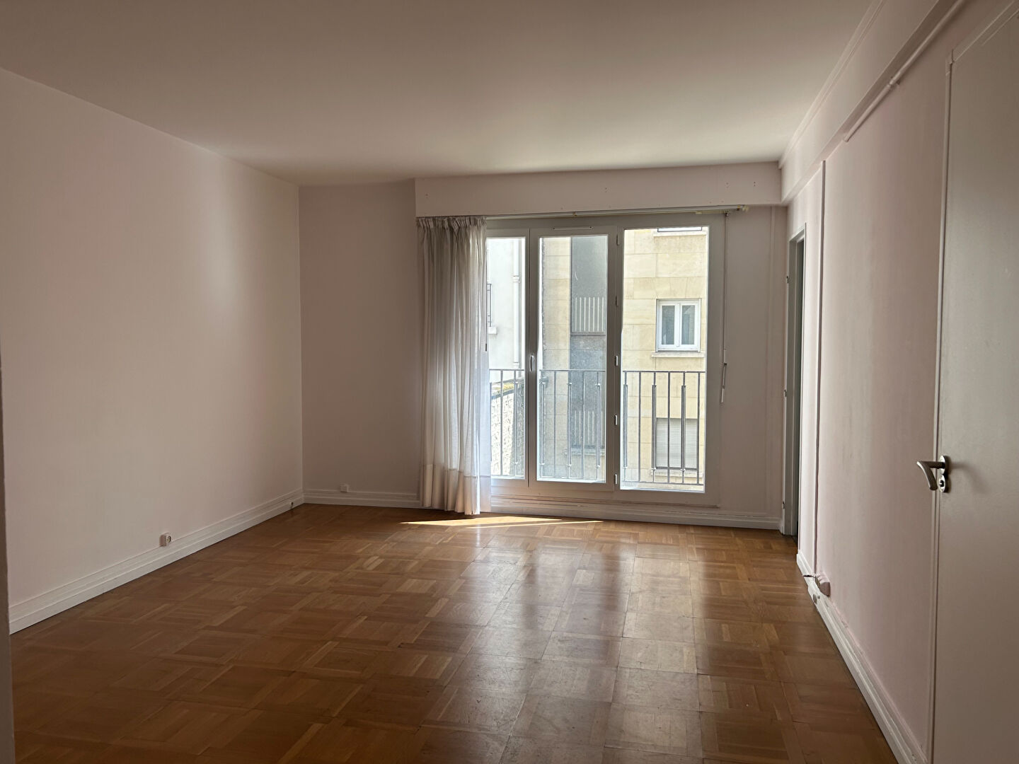 Appartement 1 pièce 28 m² · à Paris 17e Arrondissement · 28 m² · 340 000 €
