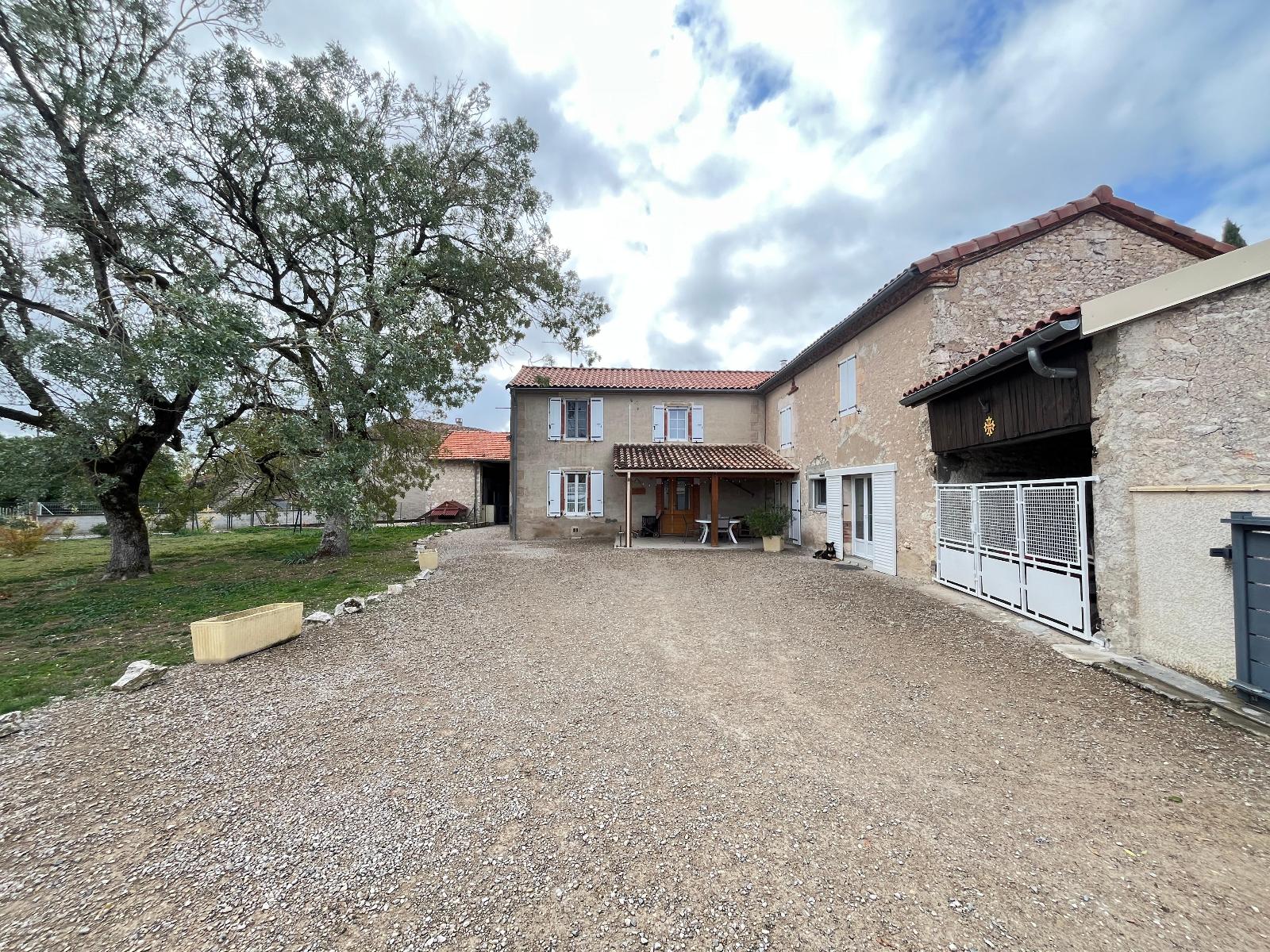 Maison 4 pièces 151 m² · à Taïx · 151 m² · 310 000 €